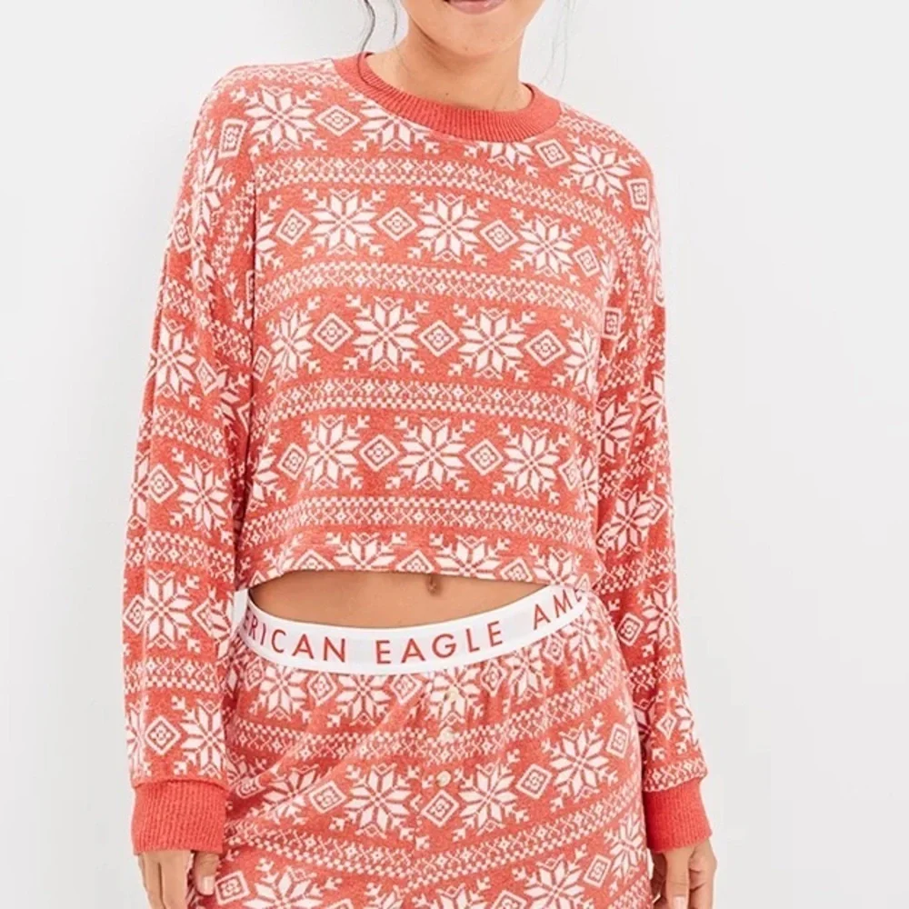 American Eagle Red Coral Snowflake Cropped Lounge Top Long Sleeve Holiday XL NWT